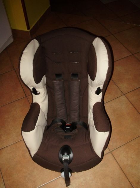 bebe_confort_barna-bezs.jpg